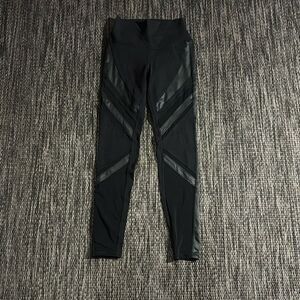 ALO Yoga Black High-Waist Leggings with Matte Panel Details